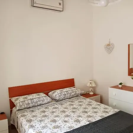 Fountains' Square Apartment *