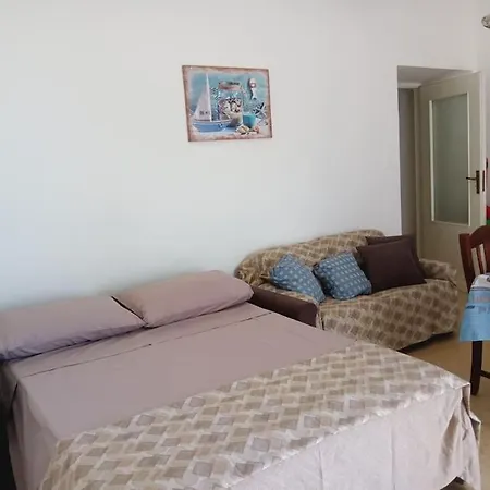 Fountains' Square Apartment *